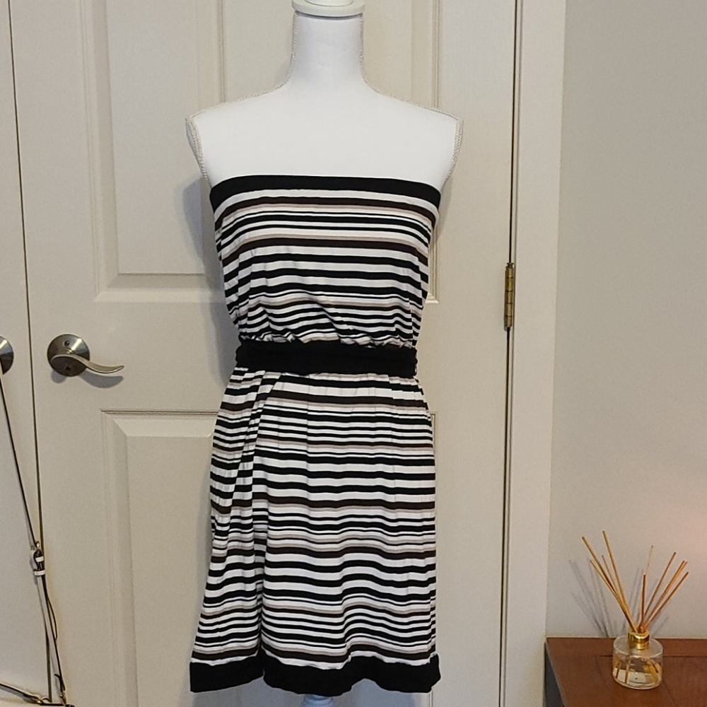 White House Black Market Strapless Dress